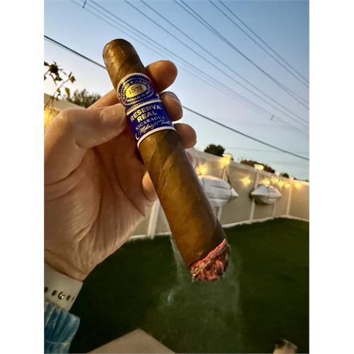 Romeo y Julieta Reserva Real Nicaragua Midnight Twist Twisted Toro 6  * 54
