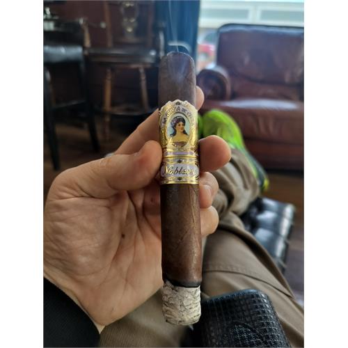 La Aroma de Cuba Noblesse Monarchy 6 1/2 * 56