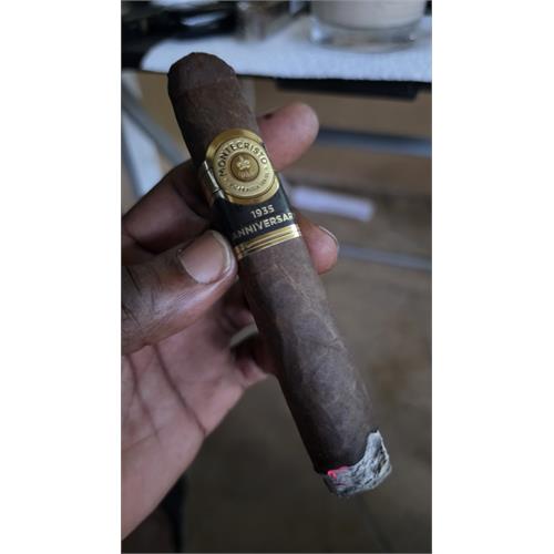 Montecristo 1935 Anniversary Nicaragua Espeso 5 1/2 * 60