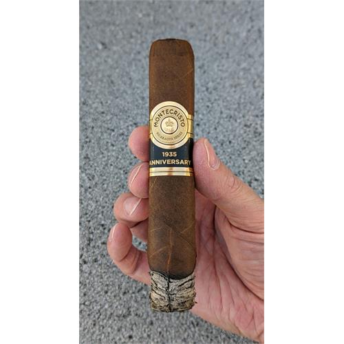 Montecristo 1935 Anniversary Nicaragua Espeso 5 1/2 * 60