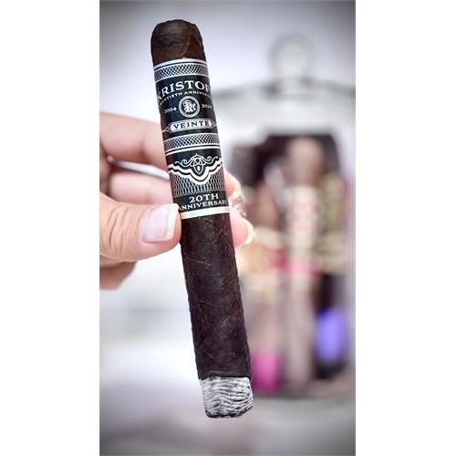 Kristoff Veinte 20th Anniversary Toro 6 1/4 * 54