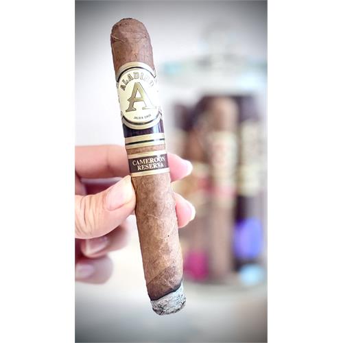 Aladino Cameroon Reserva Toro 6  * 52