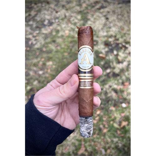 Aladino Cameroon Reserva Toro 6  * 52