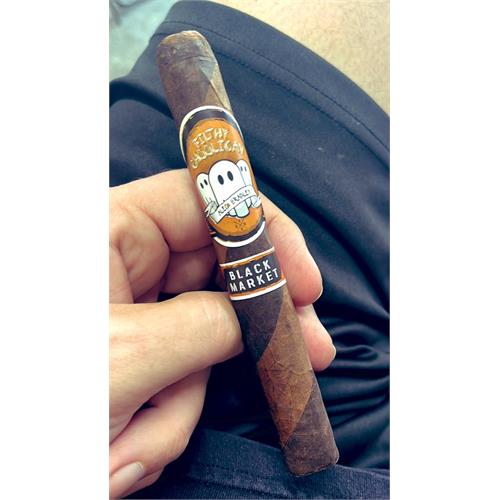 Alec Bradley Filthy Ghooligan Toro 6  * 50