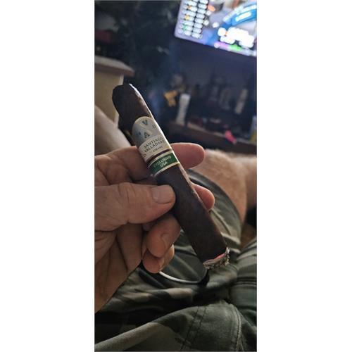 Santiago Valladares Habano Toro 6  * 52