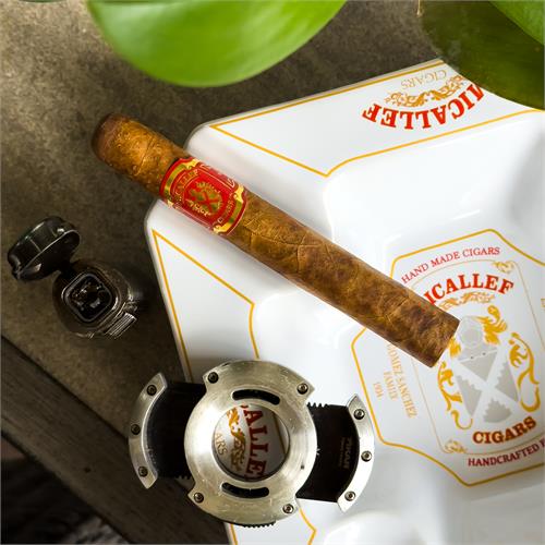 Micallef Red Toro 6  * 52