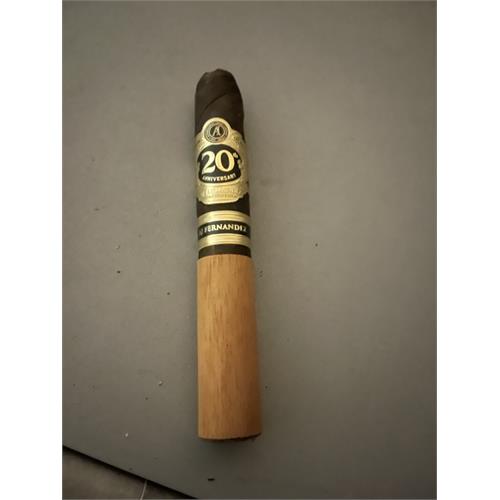 AJ Fernandez 20th Anniversary Toro 6  * 56