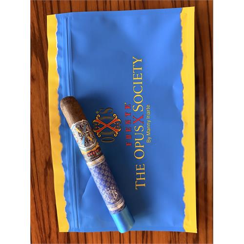 Fuente The Opus X Society by Manny Iriarte 6  1/4 *49