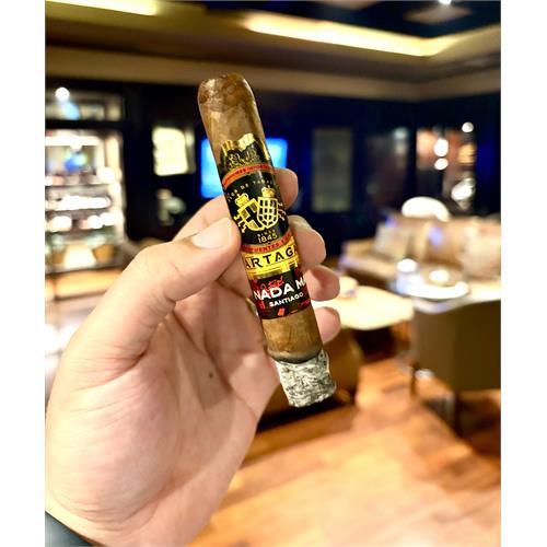 Partagas Y Nada Mas Robusto 5  * 50