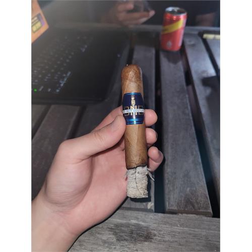 Alec Bradley Do Not Disturb Robusto 5  * 50