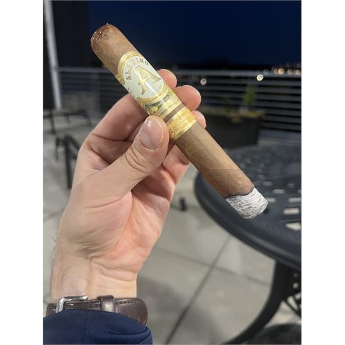 Aladino 85 Aniversario Reserva Toro 6  * 52