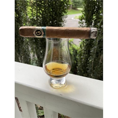 Gellis Family Absolutos Toro 6  * 52