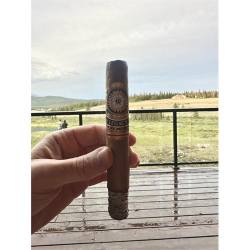 Perdomo Legacy Ecuadorian Connecticut Epicure 6  * 54