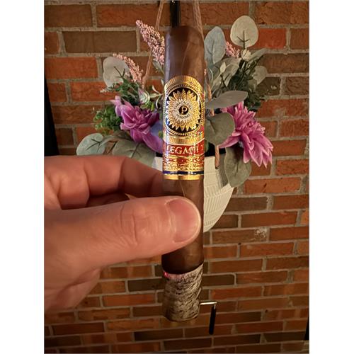 Perdomo Legacy Nicaraguan Shade-Grown Epicure 6  * 54