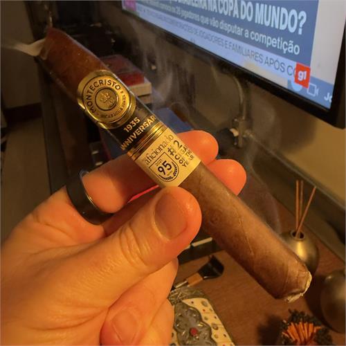 Montecristo 1935 Anniversary Nicaragua No. 2 Ceramic Jar
