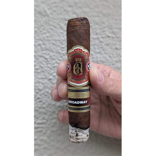Crowned Heads Broadway Robusto Extra 4 3/4 * 52