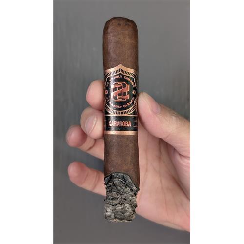Ozgener Karatoba Robusto 5  * 52