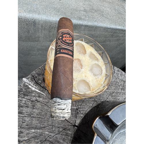 Ozgener Karatoba Robusto 5  * 52