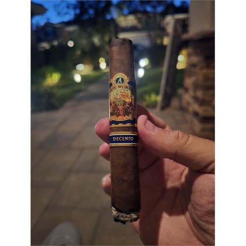 New World Decenio Robusto 5 1/2 * 54