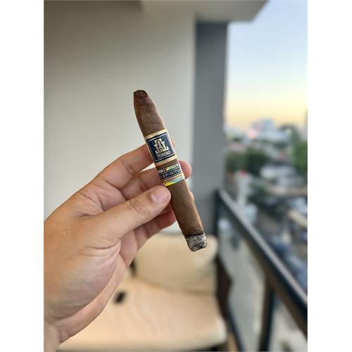Trinidad Espiritu Miami Edition Belicoso 6 1/8 * 52
