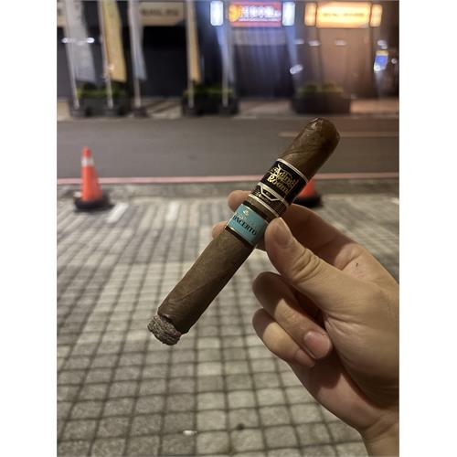 Aging Room Quattro Nicaragua Concerto Vibrato 6  * 54