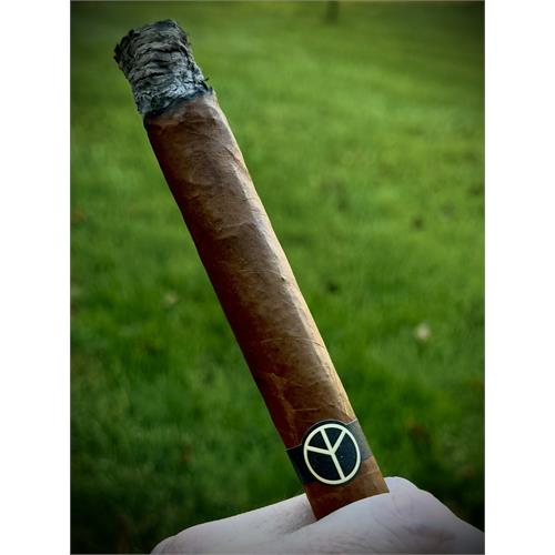 Illusione OneOff Black and Tan Toro 6  * 52