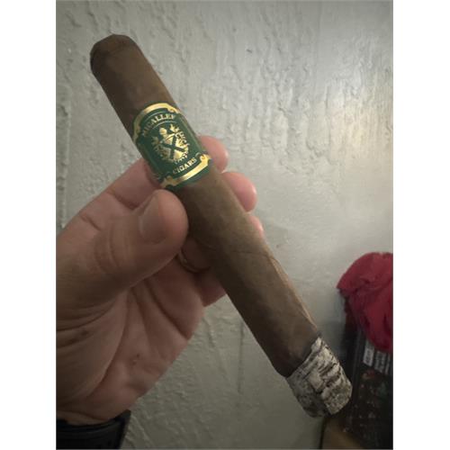 Micallef Green Toro 6  * 52