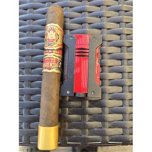 Don Carlos Sangre de Toro Puro Cojones 5 3/4 * 54
