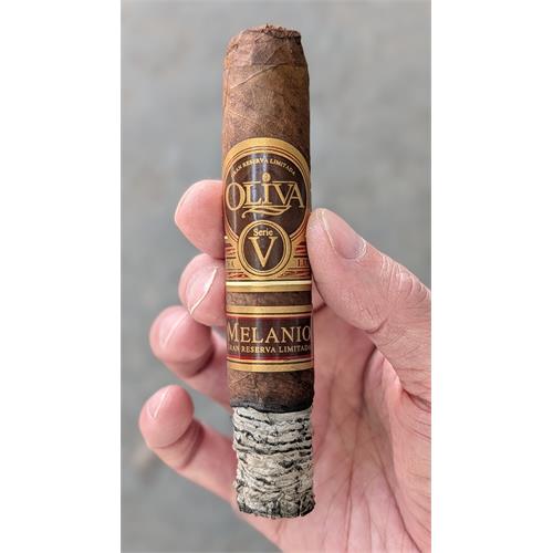 Oliva Serie V Melanio Edicion Ano 2025 5  * 54