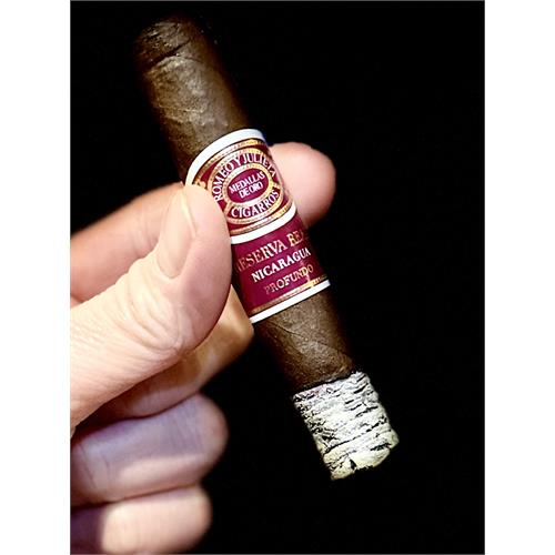 Romeo y Julieta Reserva Real Nicaragua Profundo Churchill 7  * 50