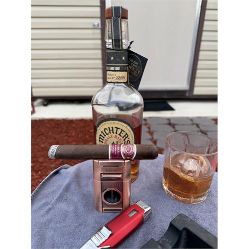 Romeo y Julieta Reserva Real Nicaragua Profundo Toro 6  * 54