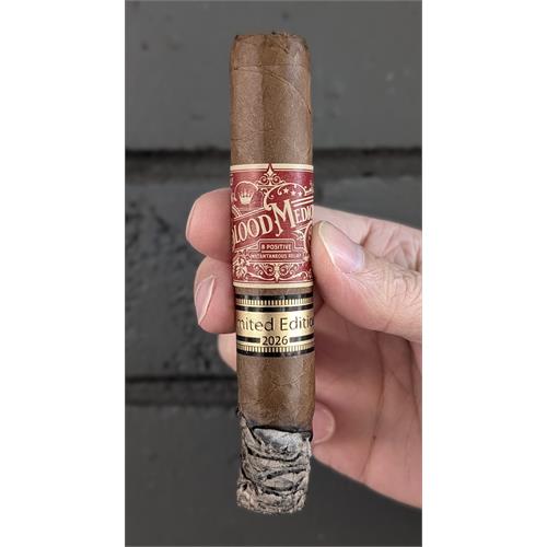 Crowned Heads Blood Medicine Limited Edition 2026 B Positive Robusto 5  * 52