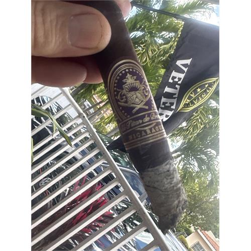 El Titan De Bronze Nicaragua Toro 6  * 52
