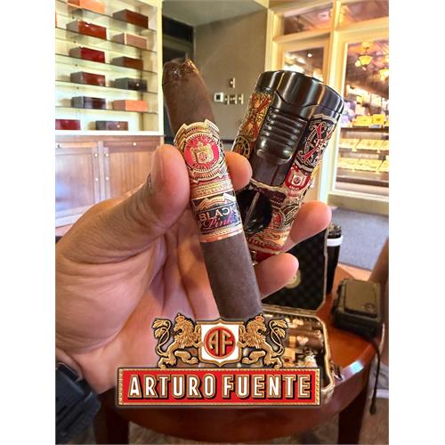 Arturo Fuente Rare Pink VS Black Pink Signature 6  *46