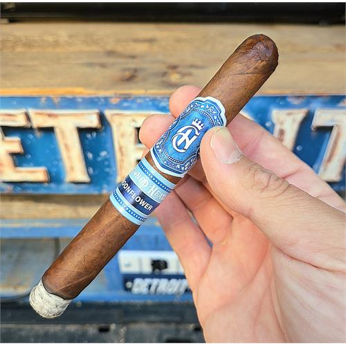 Crowned Heads Moonflower Corona Gorda 6  * 46