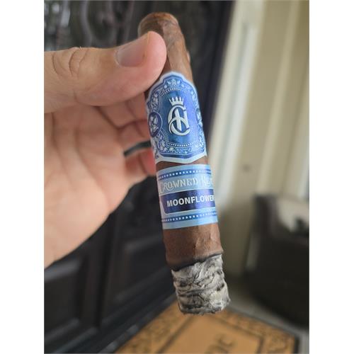 Crowned Heads Moonflower Robusto 5  * 52