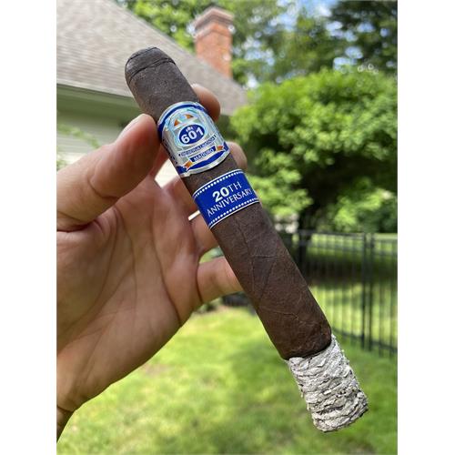 601 Maduro 20th Anniversary Toro 6 3/4 * 56