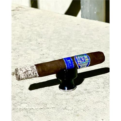 601 Maduro 20th Anniversary Toro 6 3/4 * 56