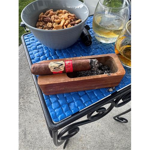AVO Expresivo Robusto 5  * 52