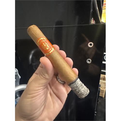 Micallef Orange Toro 6  * 52