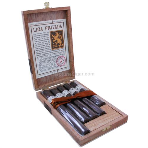 Liga Privada T52 5-Cigar Tasting Sampler