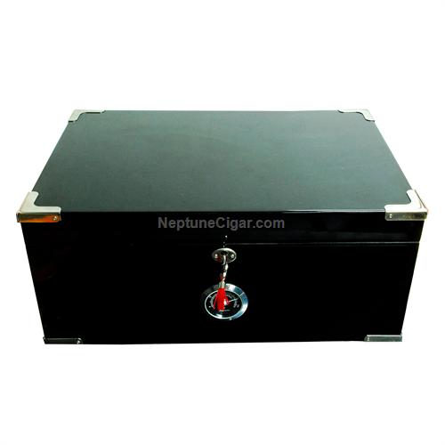 120-cigar Dakota Black Humidor DKTA