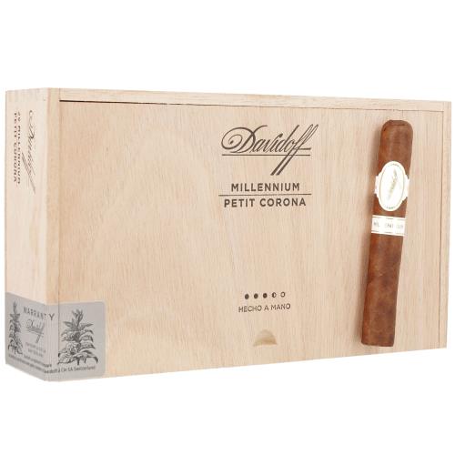 Davidoff Millennium Petite Corona 4 1/2 * 41