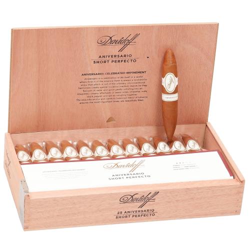 Davidoff Aniversario Short Perfecto 4 7/8 * 52