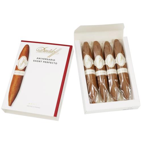 Davidoff Aniversario Short Perfecto 4 7/8 * 52