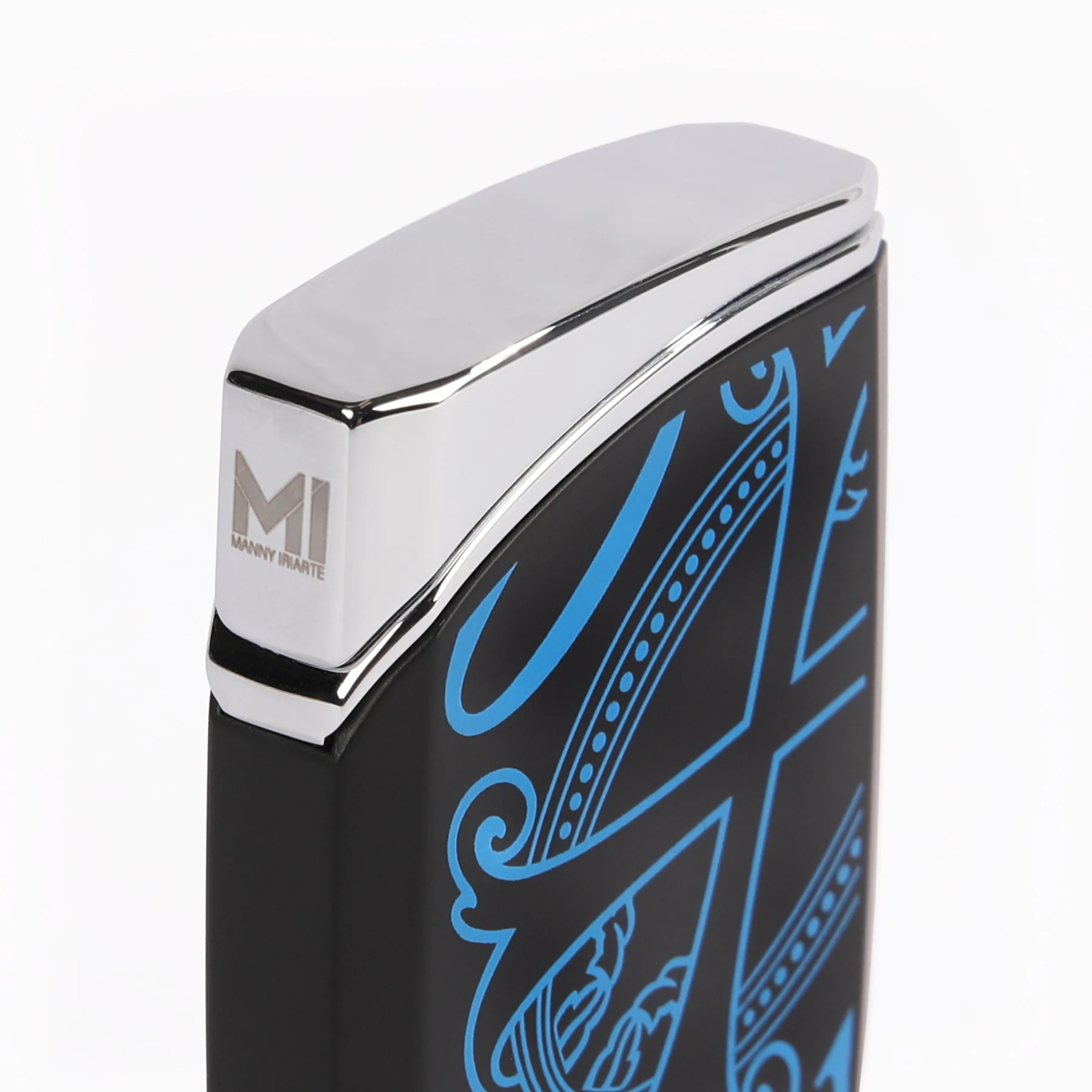 Arturo Fuente OXS Manny Iriarte J30 Lighter
