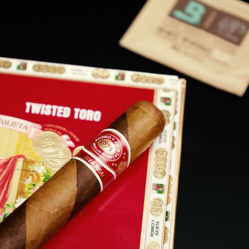 Romeo y Julieta Reserva Real Twisted Toro 6  * 54