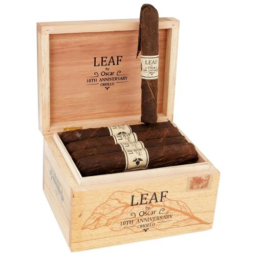 Leaf by Oscar 10th Anniversary Criollo Toro 6  * 52, Box of 20