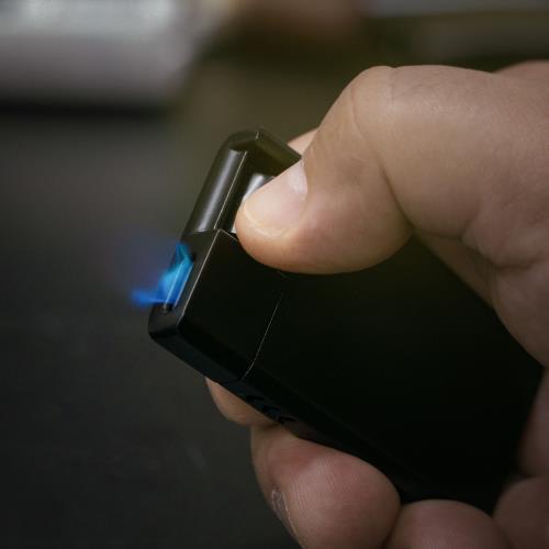 Vertigo Carrera Flat Flame Lighter