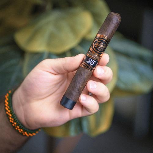 Tatiana 25th Anniversary Limited Edition Toro 6  * 54